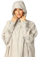 Poncho de pluie beige à manches par Ilse Jacobsen 2