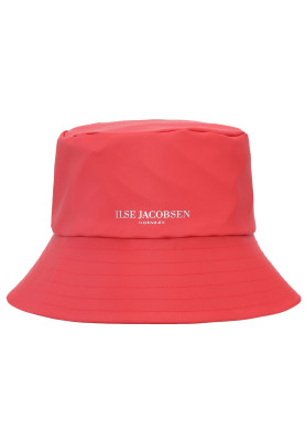 Chapeau de pluie rouge (Baked Apple) d’Ilse Jacobsen