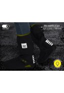 Surchaussures hautes noires avec détails néon jaune (Shoe Cover) de Perletti 2