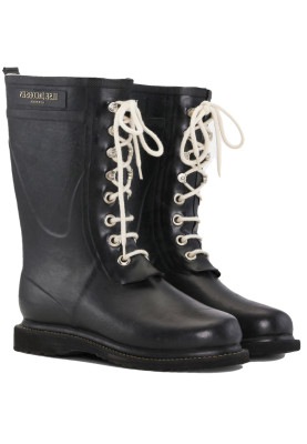 Bottine mi-haute noire à lacets d'Ilse Jacobsen